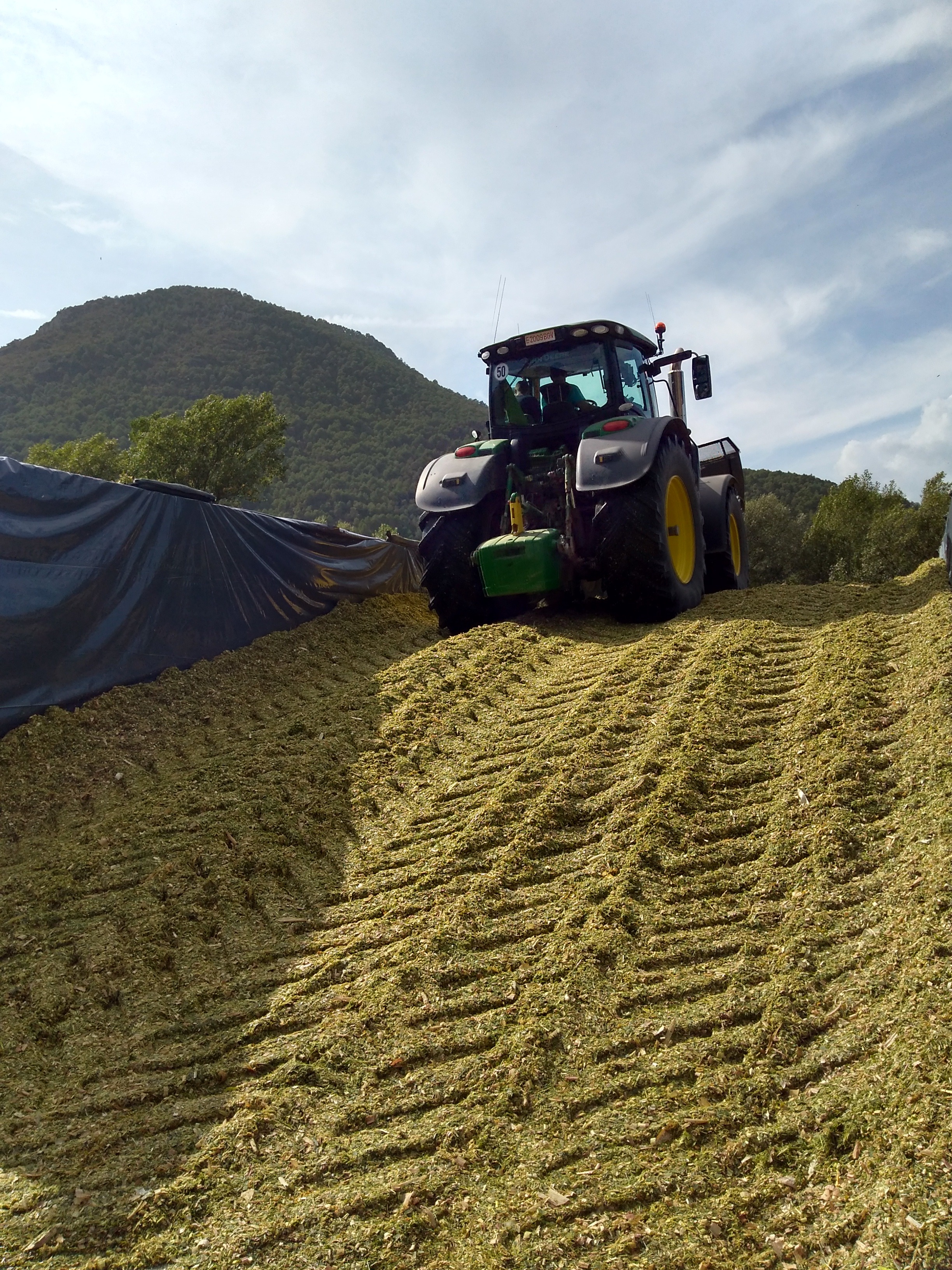 how-to-pack-my-silage-efficiently-what-s-the-optimal-weight-to-place